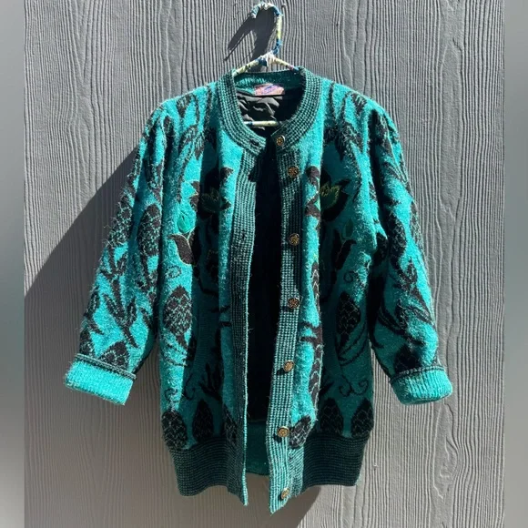 Vintage New Wang Kong Knit Cardigan With Floral Appliqué Size MD - Picture 3 of 16